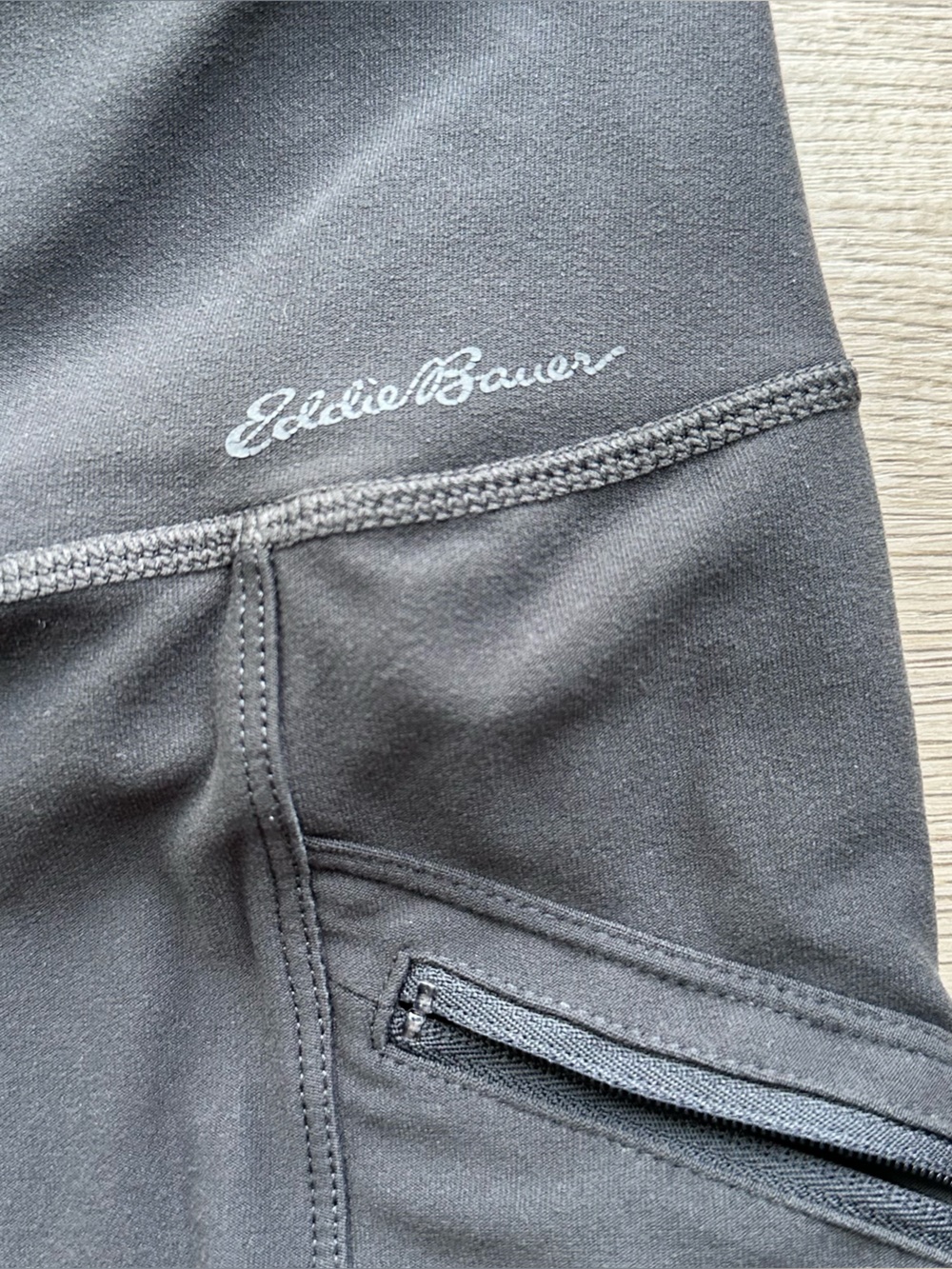 Eddie Bauer Women’s Black Stretch Bootcut Athletic Pants Zip Pocket Size Medium - Picture 2 of 8